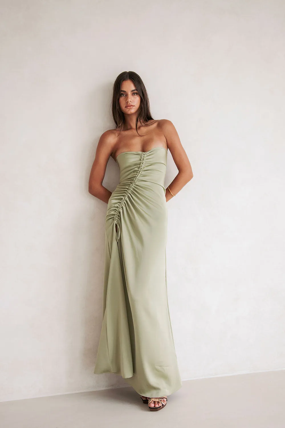 Certainly! To optimize the title of the Alyssia Dress for an e-commerce product, we should include descriptive modifiers that highlight its features and appeal to potential buyers. Here’s an example:

Elegant Alyssia Floral Maxi Dress with Sleeveless Design – Perfect for Summer Events

This title includes:

- **Elegant:** Conveys a sense of style and sophistication.
- **Floral:** Describes the pattern, which can be a key selling point.
- **Maxi:** Indicates the dress length, which is important for shoppers.
- **Sleeveless Design:** Highlights a specific feature of the dress.
- **Perfect for Summer Events:** Suggests occasions for wearing the dress, attracting buyers looking for event-specific attire.

Feel free to modify the specifics based on the actual features and intended audience for the dress.