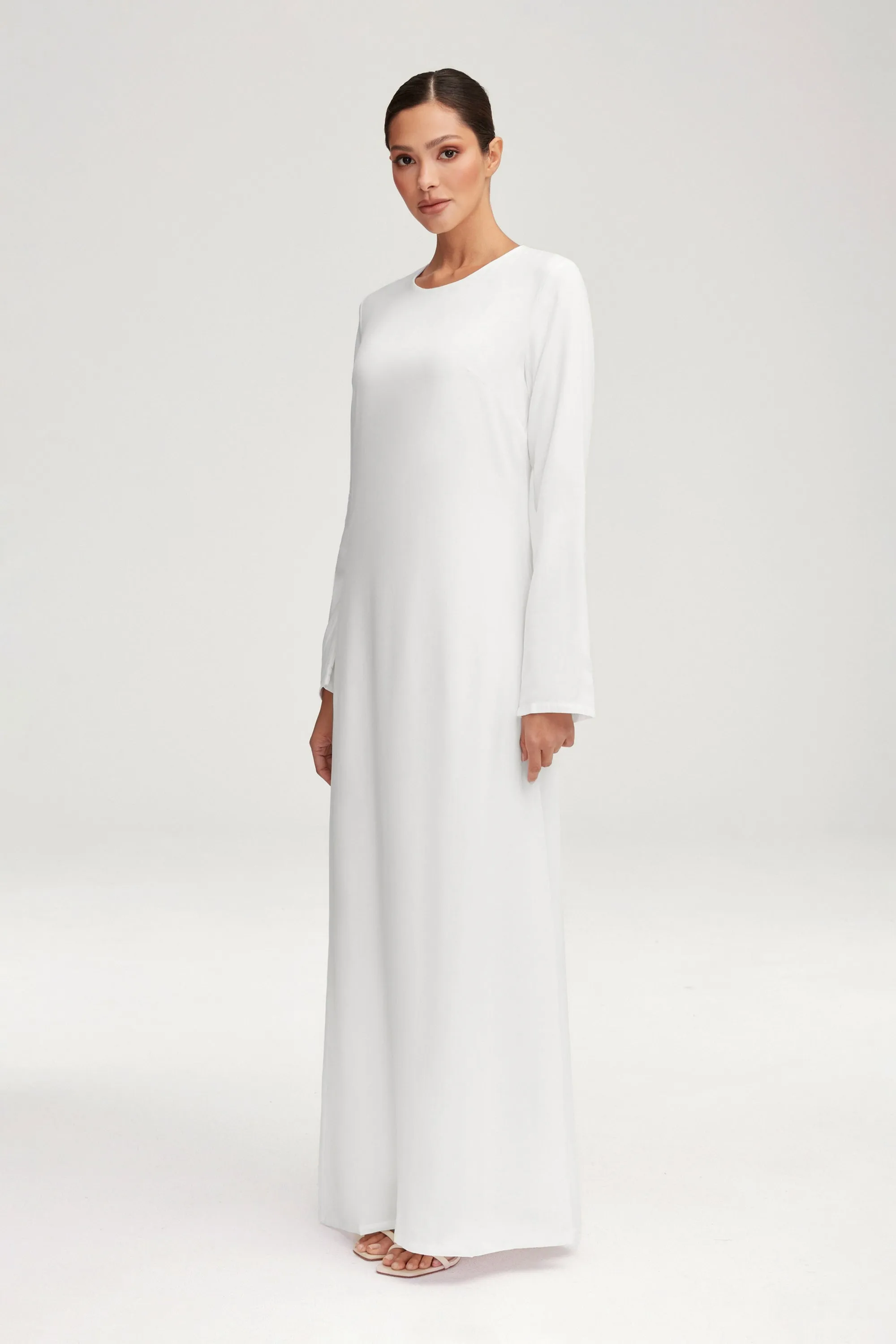 Elegant Long Sleeve White Maxi Dress - Classic & Versatile