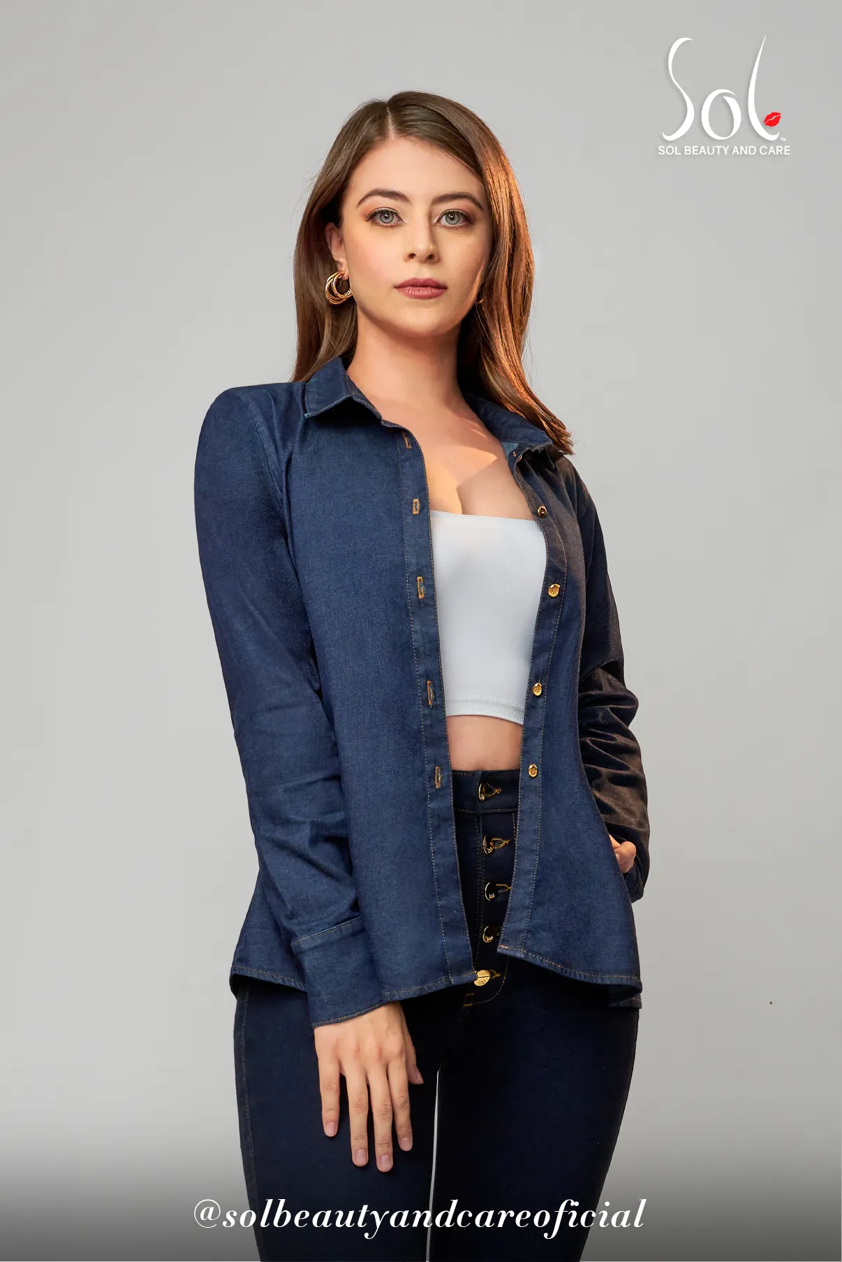 Certainly! To optimize the title of the e-commerce product Blouse Needy, we could make it more descriptive and appealing to potential buyers by including modifiers that highlight its style, material, or occasion. Heres an optimized product title:

Elegant Silk Blouse - Womens Fashion Top for Office and Casual Wear

This title includes modifiers like elegant, silk, and mentions the occasions its suitable for, which helps attract the right audience.