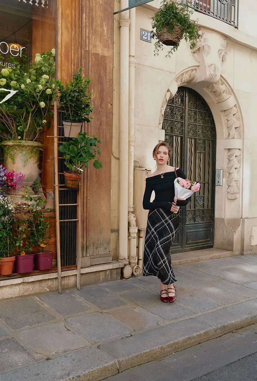 Elegant Monty Midi Black Tweed Skirt
